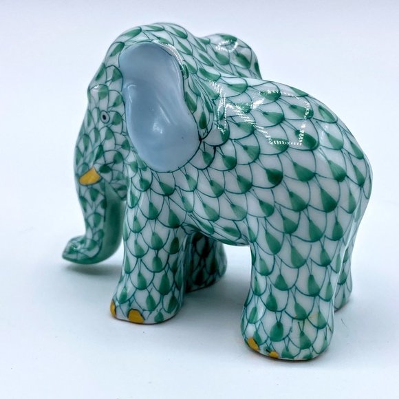 Herend green fishnet Miniature Elephant Figurine VHV---05265-0-00 - Picture 3 of 12